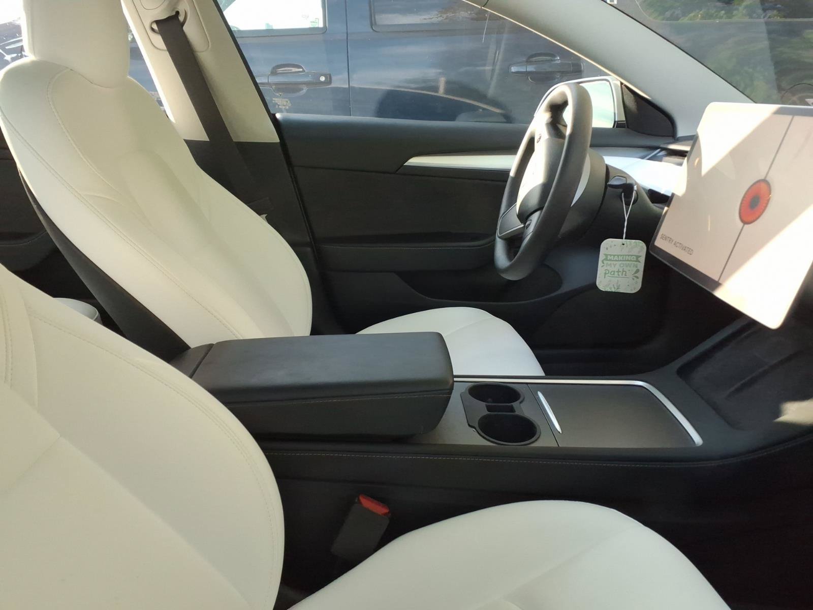 Used 2022 Pearl White Multi-Coat Tesla Long Range image 9