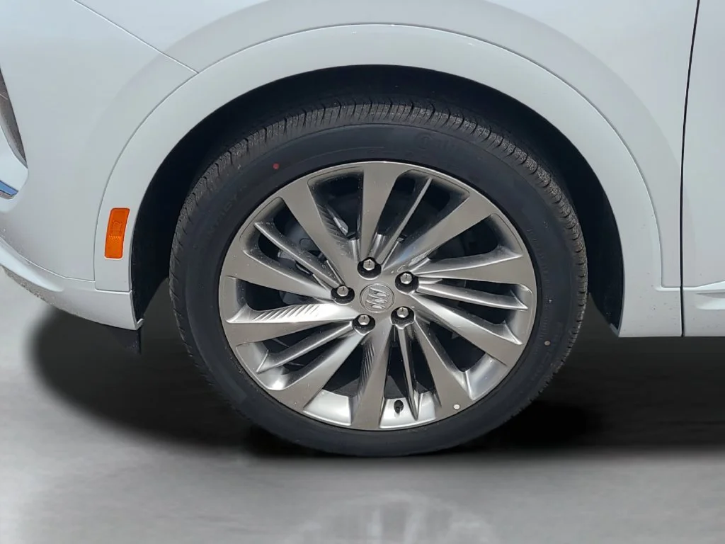 New 2026 Iridescent White Tricoat Buick Avenir image 24
