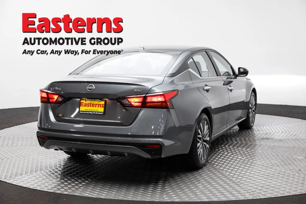 Used 2024 Gray Nissan 2.5 SV image 5