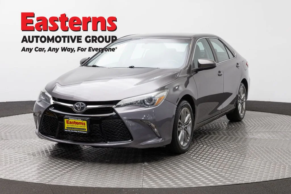 Used 2016 Gray Toyota SE image 1