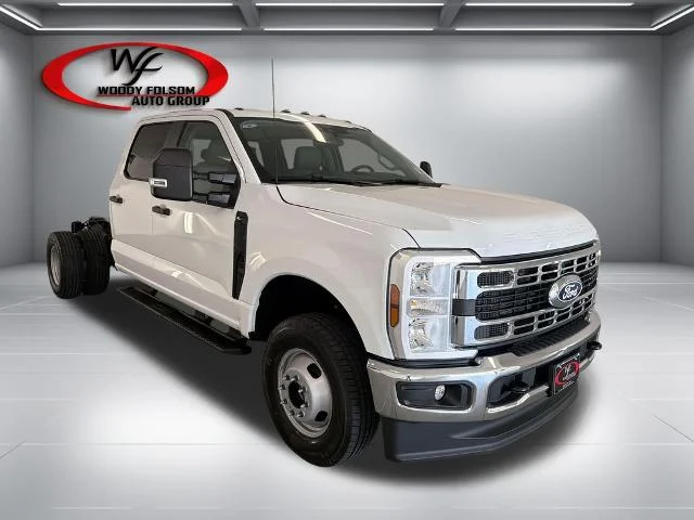 New 2027 Oxford White Ford F-350® XL image 21