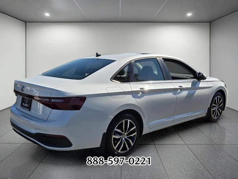 Used 2026 Opal White Pearl Volkswagen SE image 5