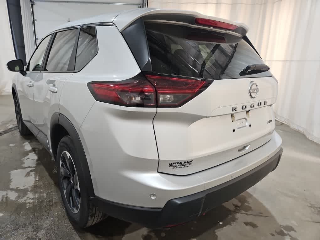 Used 2025 Brilliant Silver Metallic Nissan SV image 5