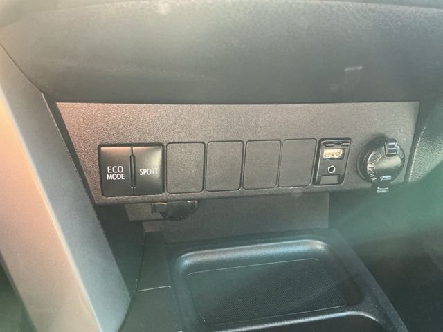 Used 2018 Black Toyota XLE image 19