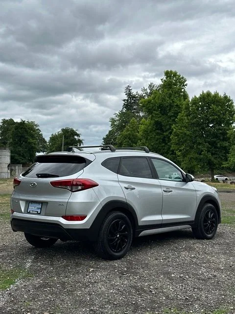 Used 2018 Molten Silver Hyundai SEL image 9