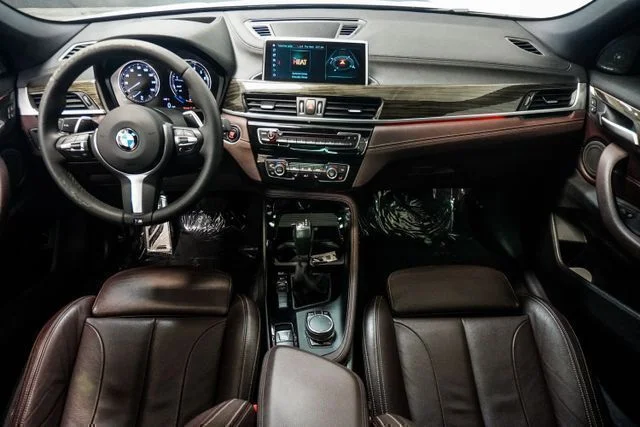 Used 2018 Blue BMW sDrive28i image 11