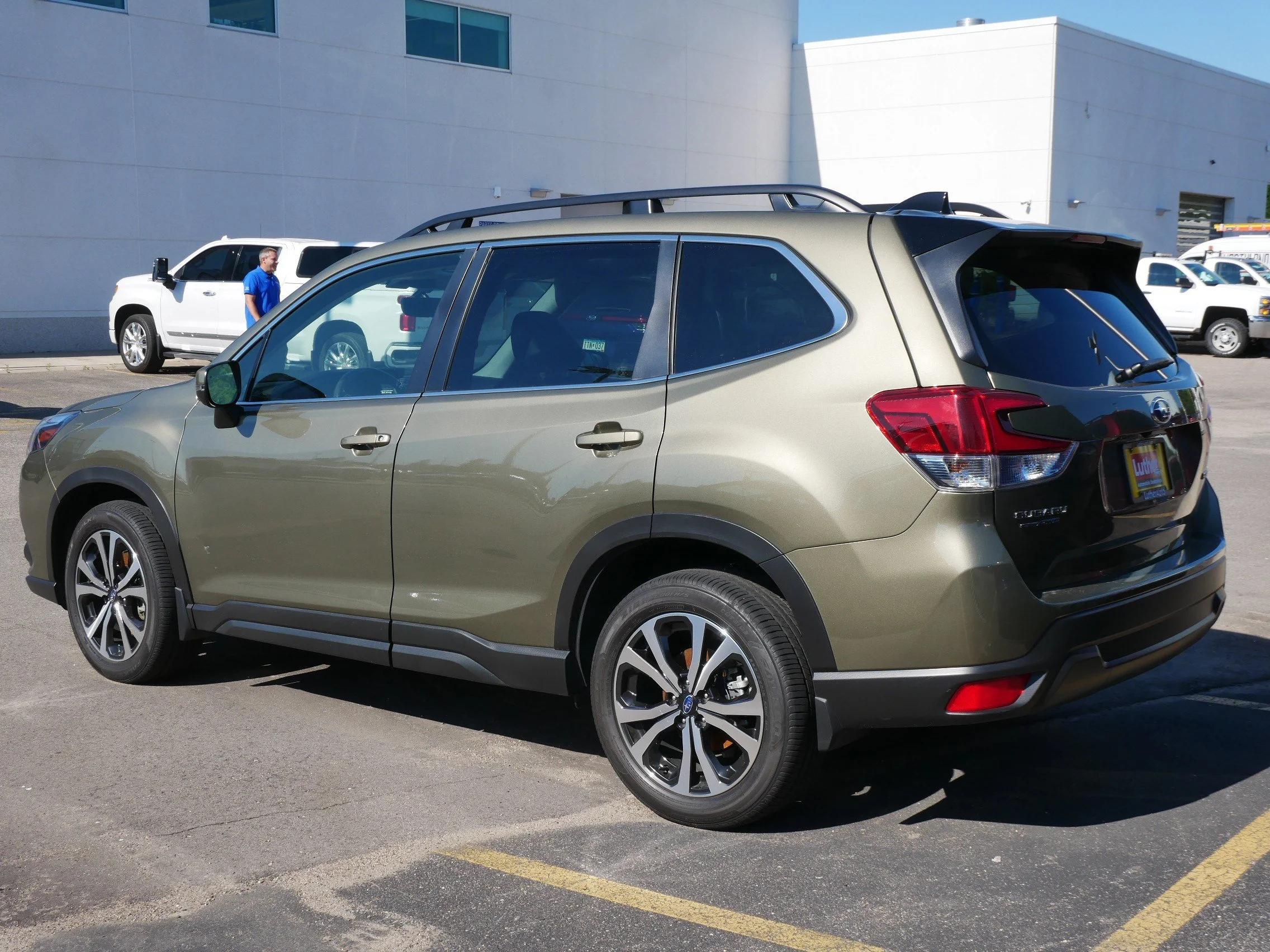 Used 2024 Autumn Green Metallic Subaru Limited image 2