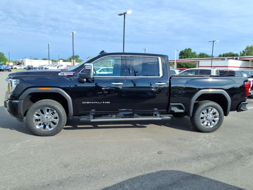 Used 2025 Onyx Black GMC Denali image 2