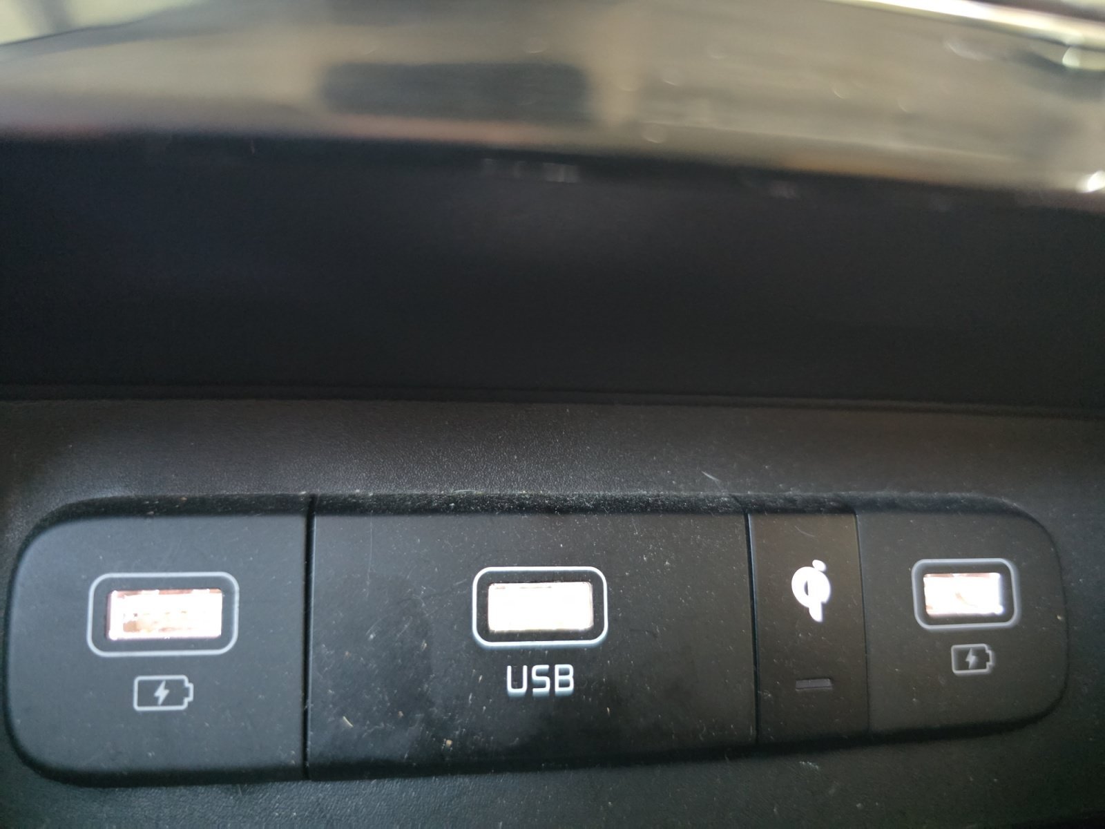 Certified Used 2024 Ceramic Silver Kia EX image 18