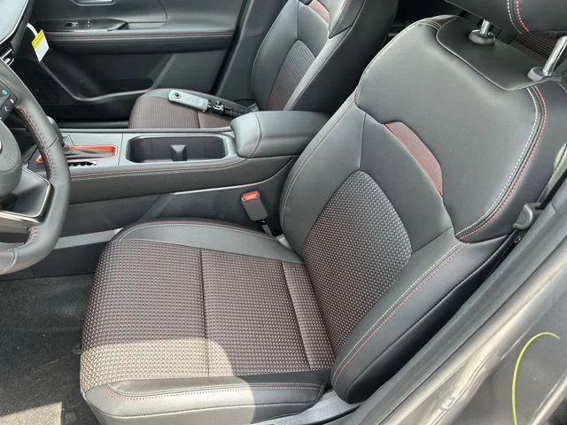 New 2026 Gun Metallic / Scarlet Ember Tintcoat Two-tone Nissan SR image 15