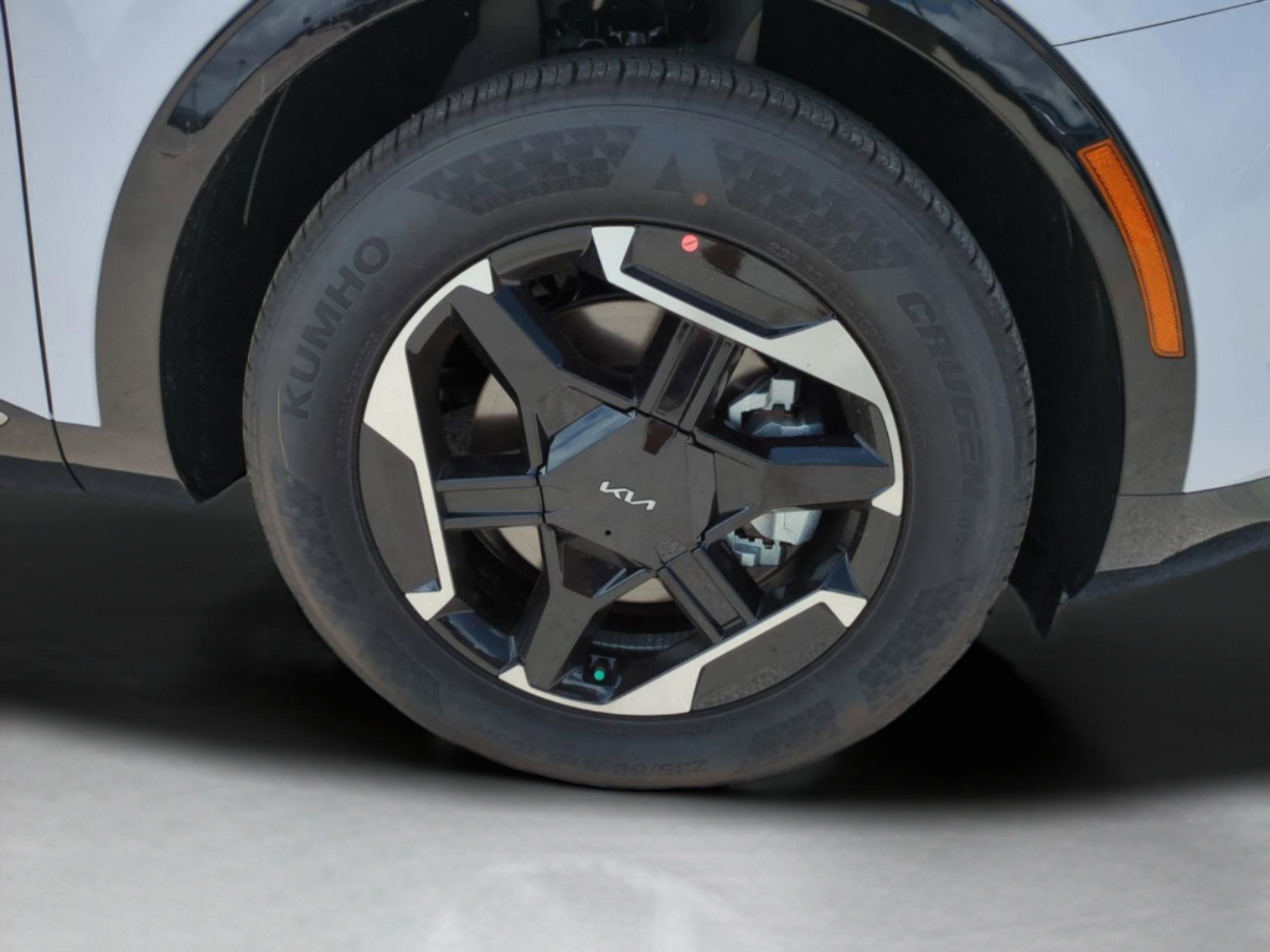 New 2026 Glacial White Pearl Kia SX image 42