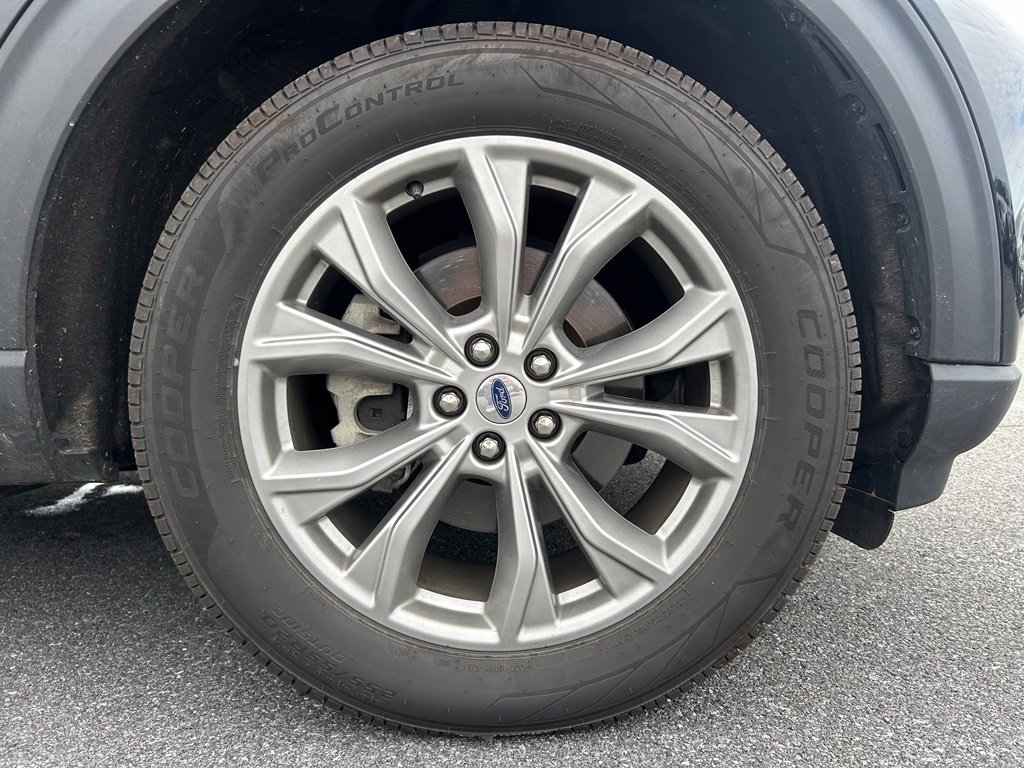 Used 2023 Black Ford XLT image 35