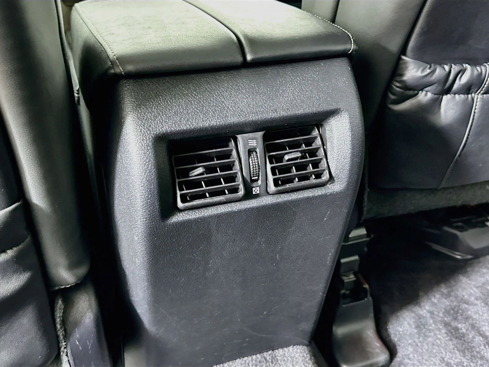 Used 2014 Black Lexus  image 37