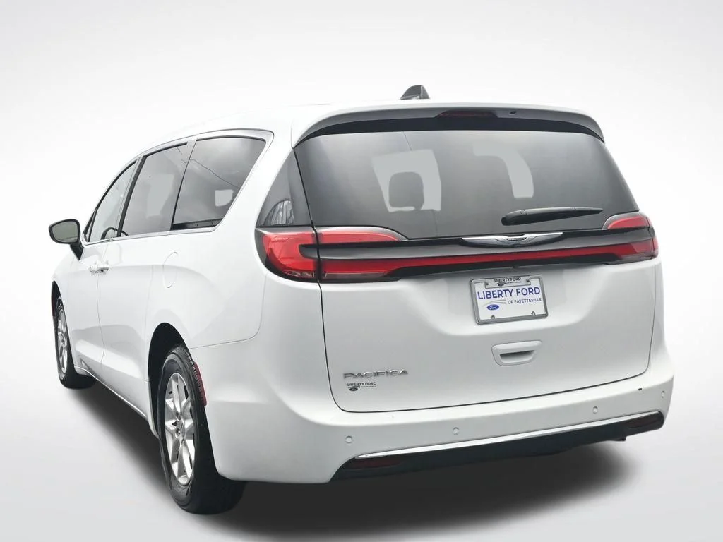 Certified Used 2024 Bright White Clearcoat Chrysler Touring L image 9