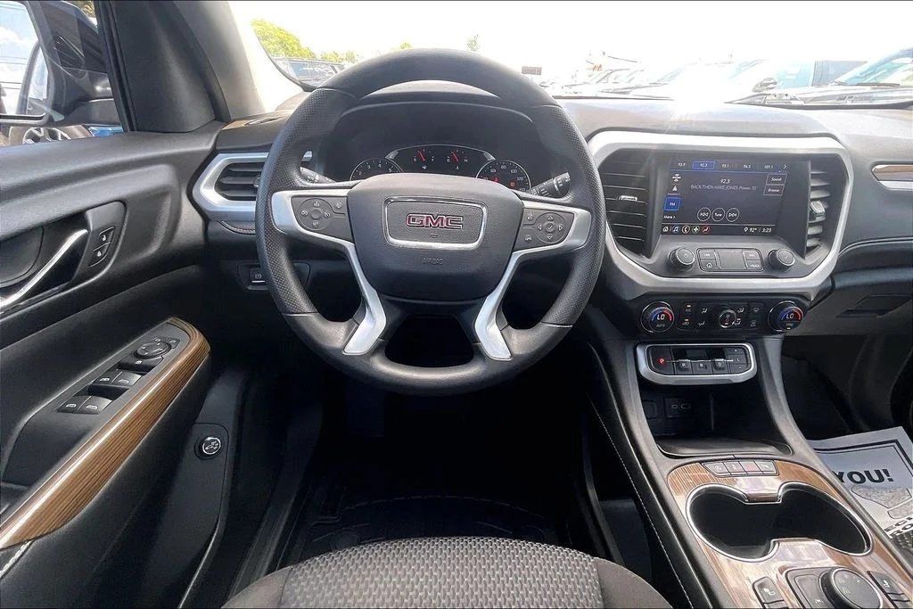 Used 2023 Red GMC SLE image 4