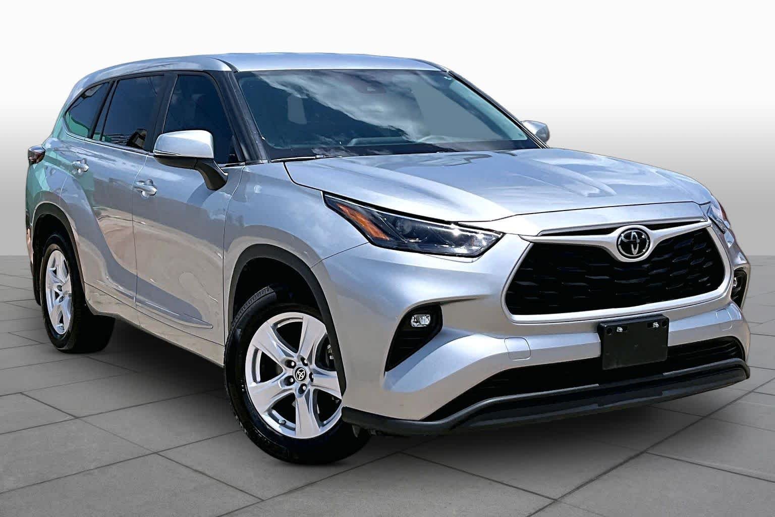 Used 2023 Celestial Silver Metallic Toyota LE image 3