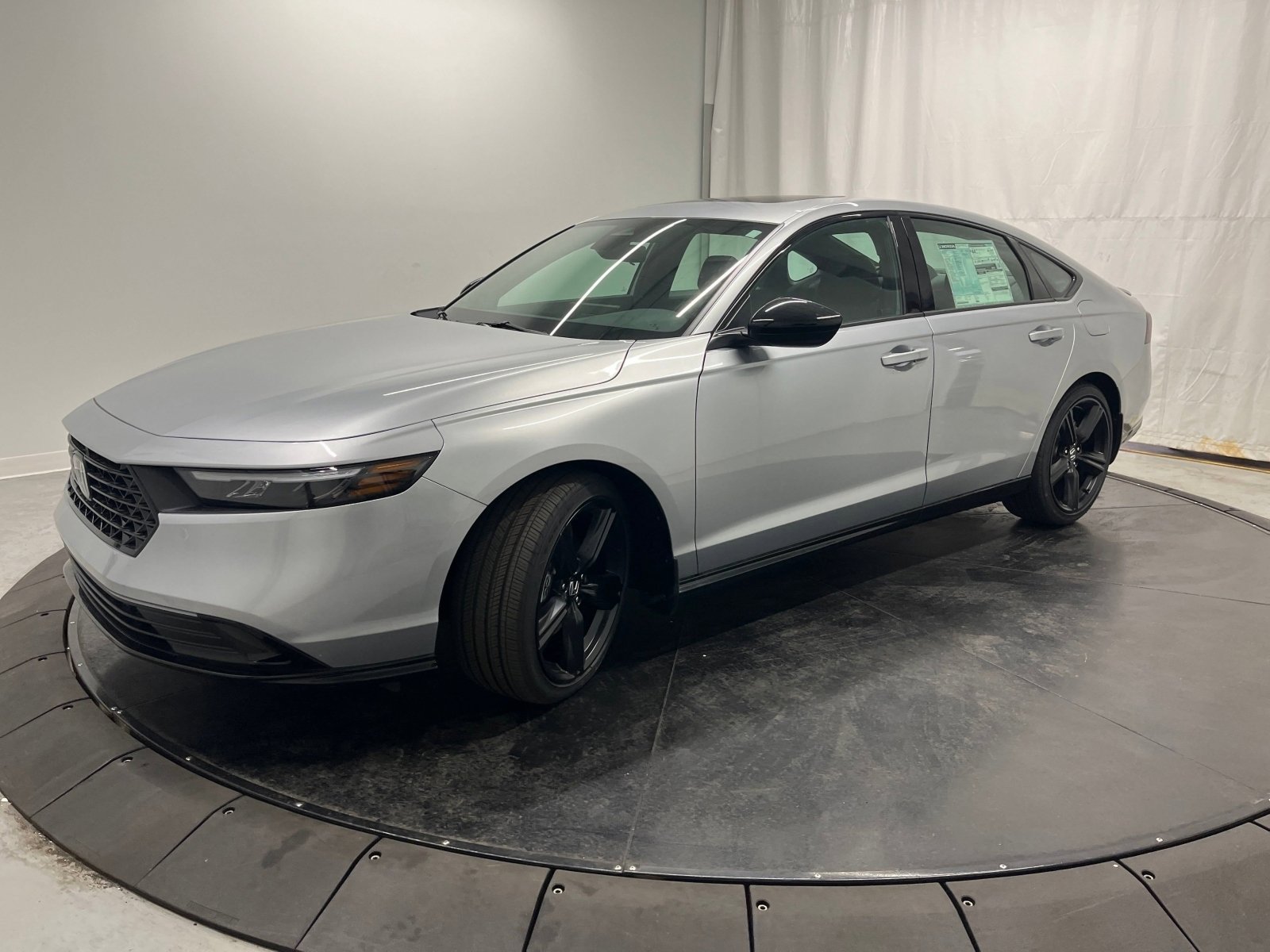 Certified Used 2025 Solar Silver Metallic Honda Sport-L image 3