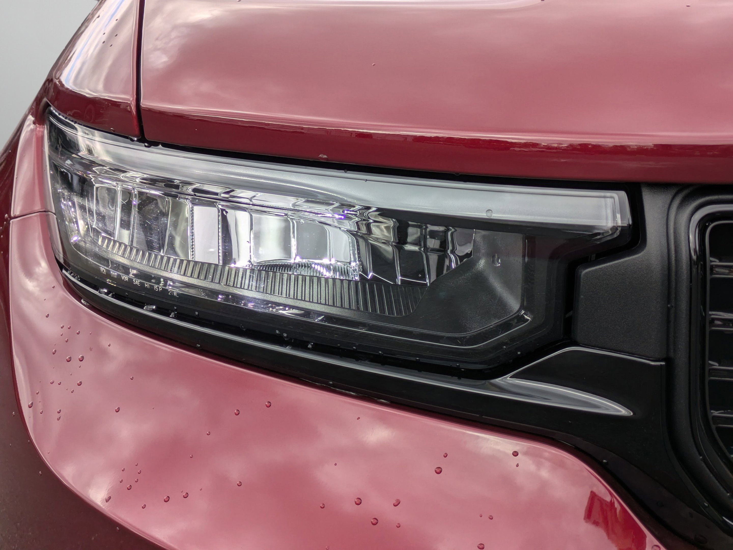 New 2025 Velvet Red Pearl-Coat Exterior Paint Jeep Limited image 29