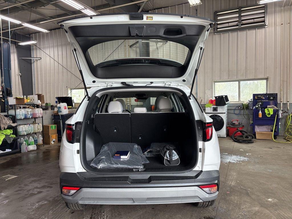 New 2026 White Hyundai SE AWD image 13