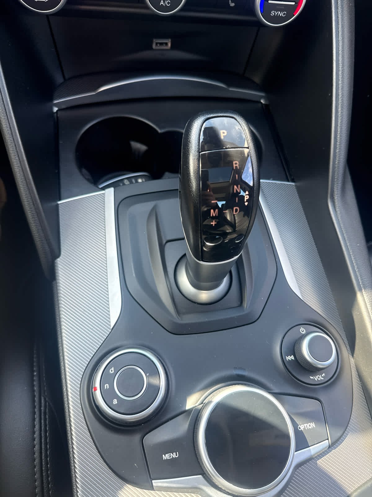 Used 2019  Alfa Romeo Ti image 16