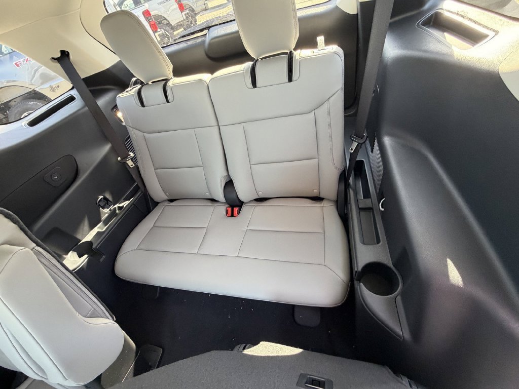 New 2026 Star White Metallic Tri-Coat Ford Active image 23