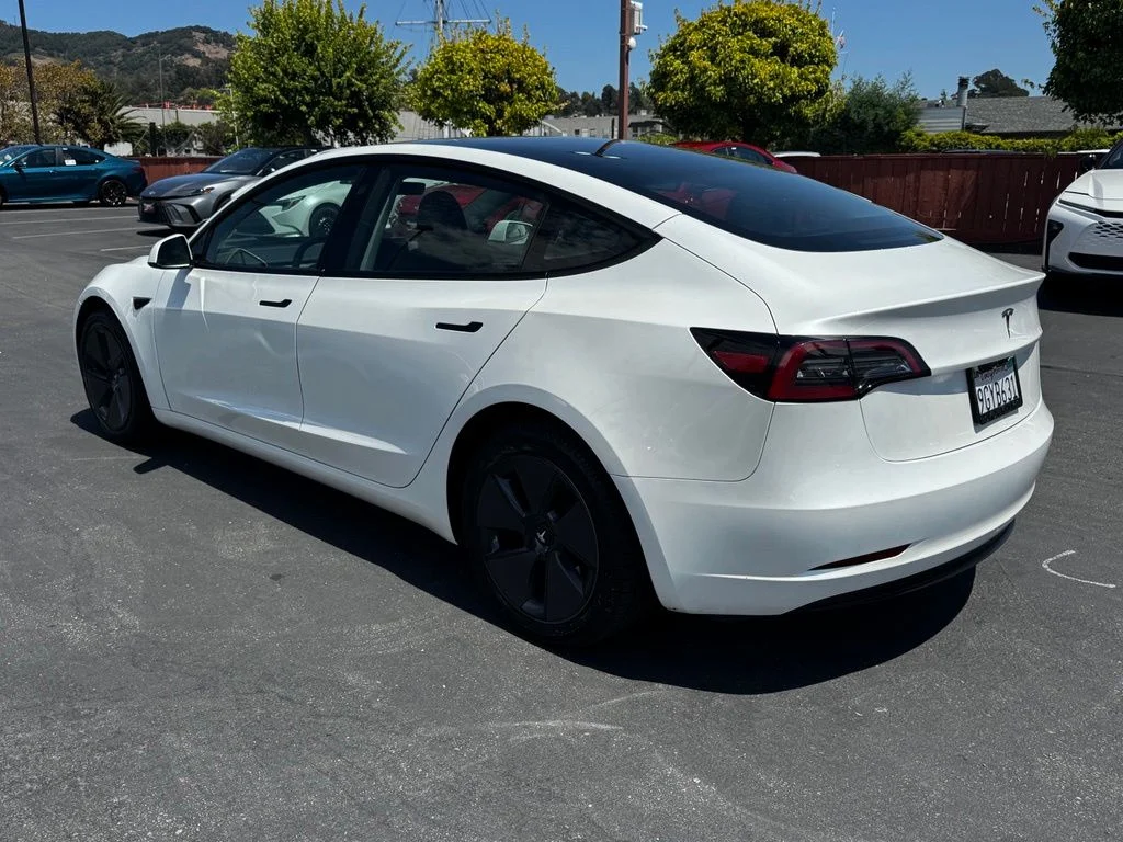 Used 2023  Tesla Base image 7