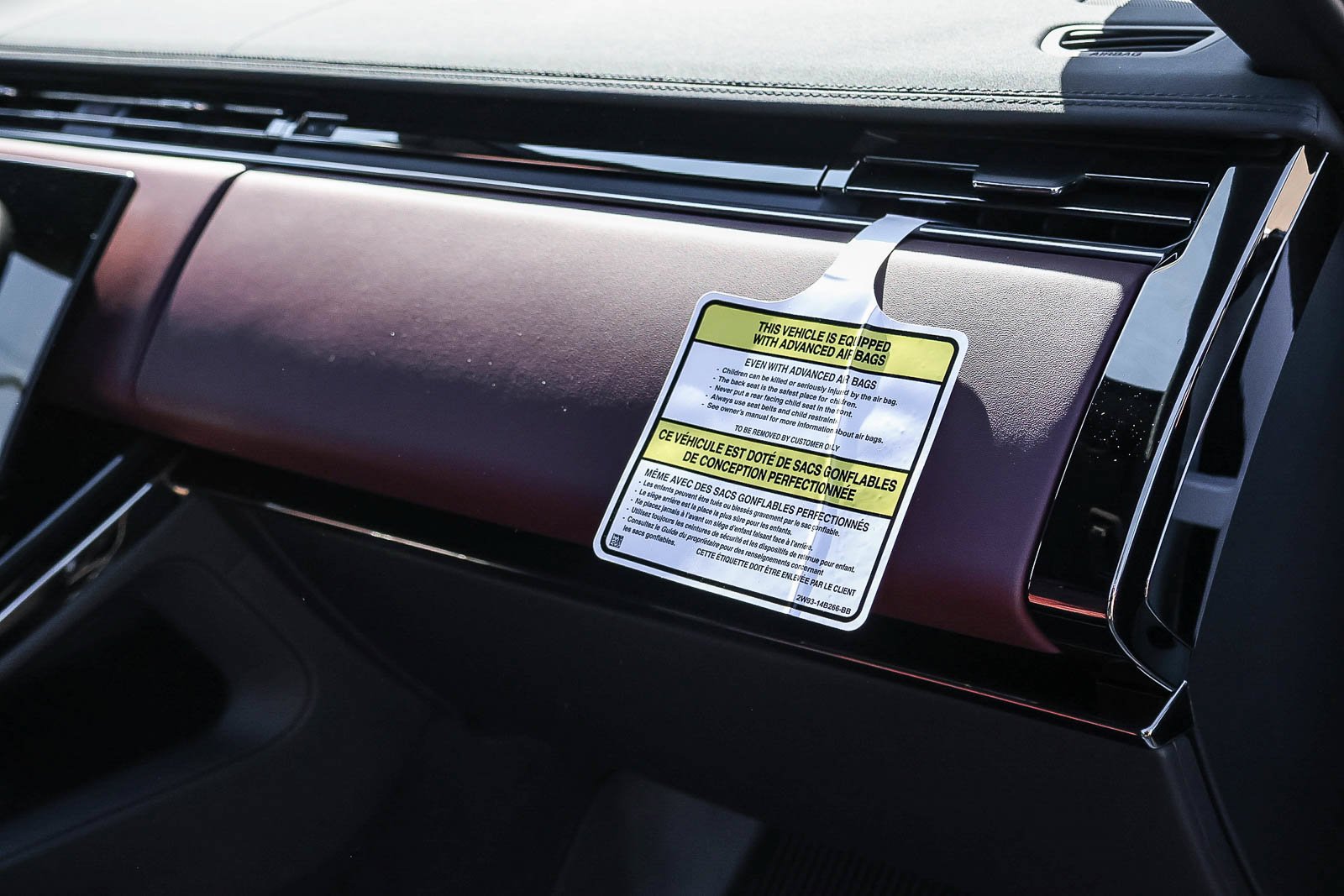 New 2026 Fuji White Land Rover Dynamic SE image 18