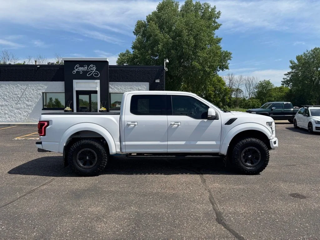 Used 2018  Ford Raptor image 3