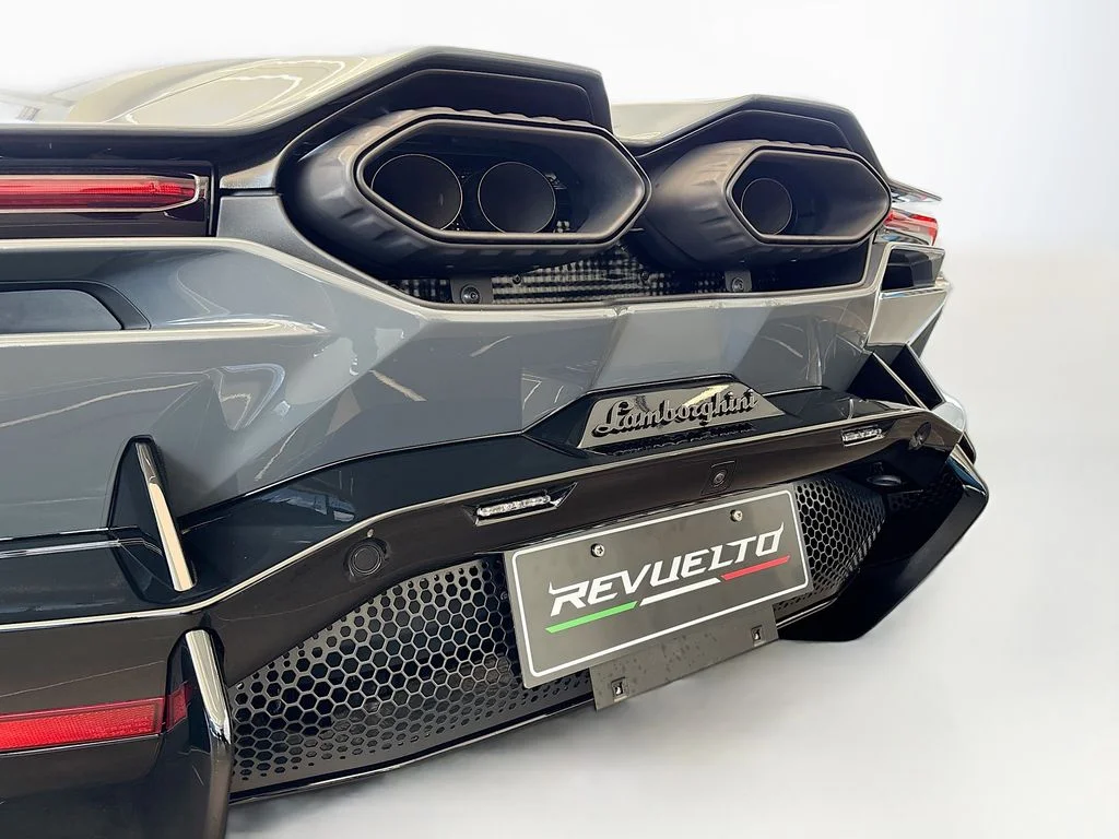 2024 Lamborghini Revuelto Base - Photo 31