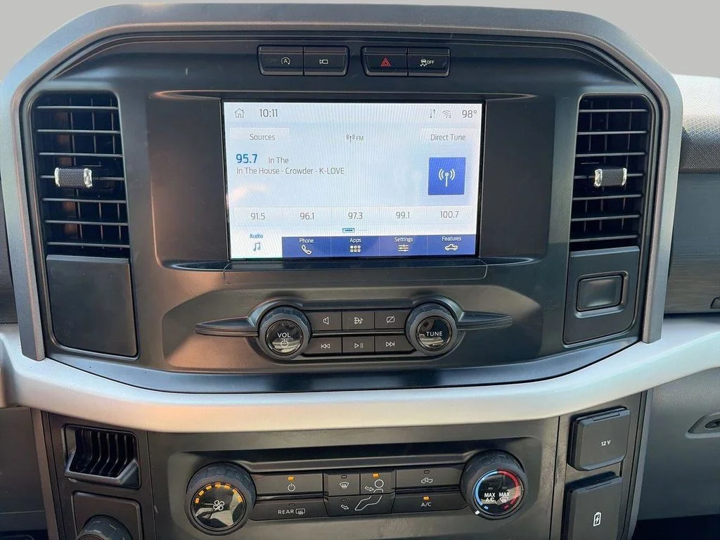Used 2023 Silver Ford XLT image 17