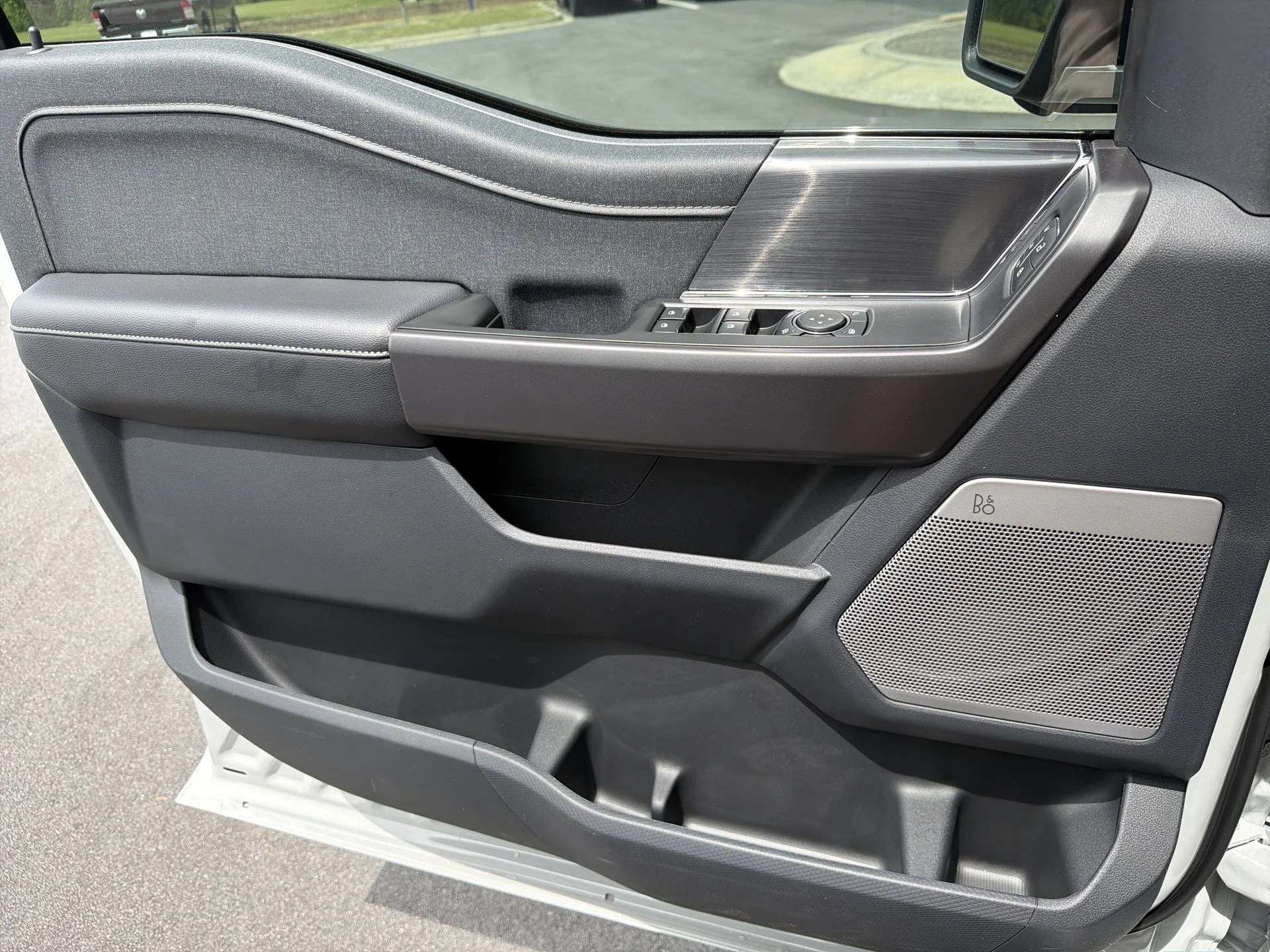 New 2026 Avalanche Ford Lariat® image 18