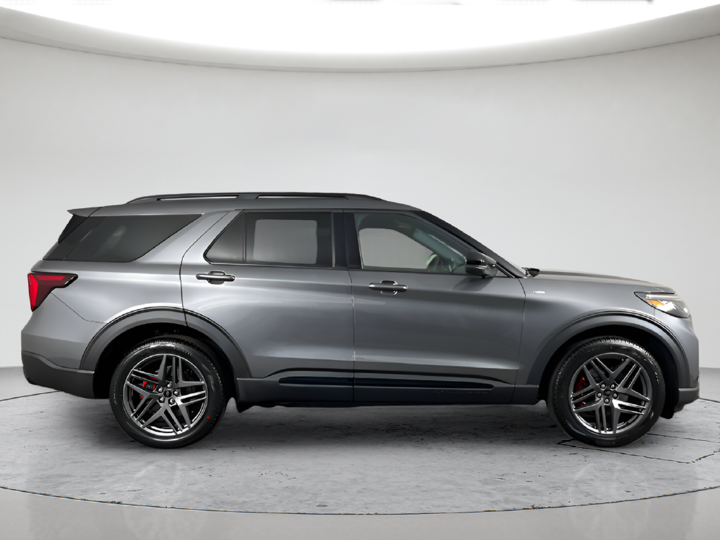 New 2026 Carbonized Gray Metallic Ford ST-Line image 4