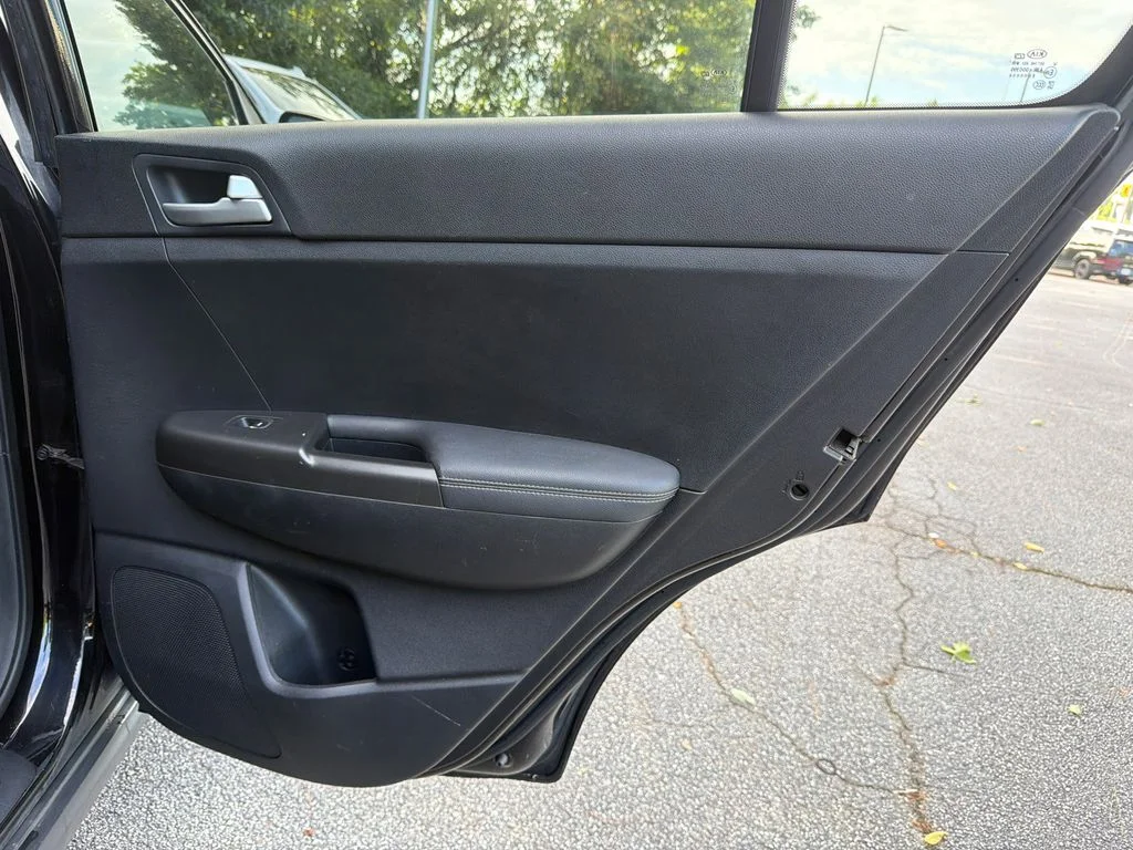 Used 2018 Red Kia LX image 16