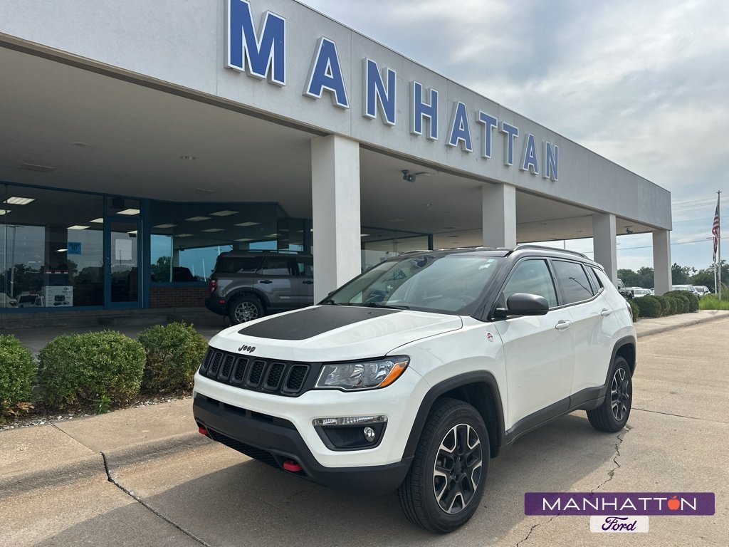 Used 2020 White Clearcoat Jeep Trailhawk image 1