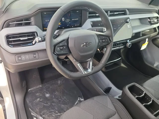 New 2027 Summit White Chevrolet LT image 17