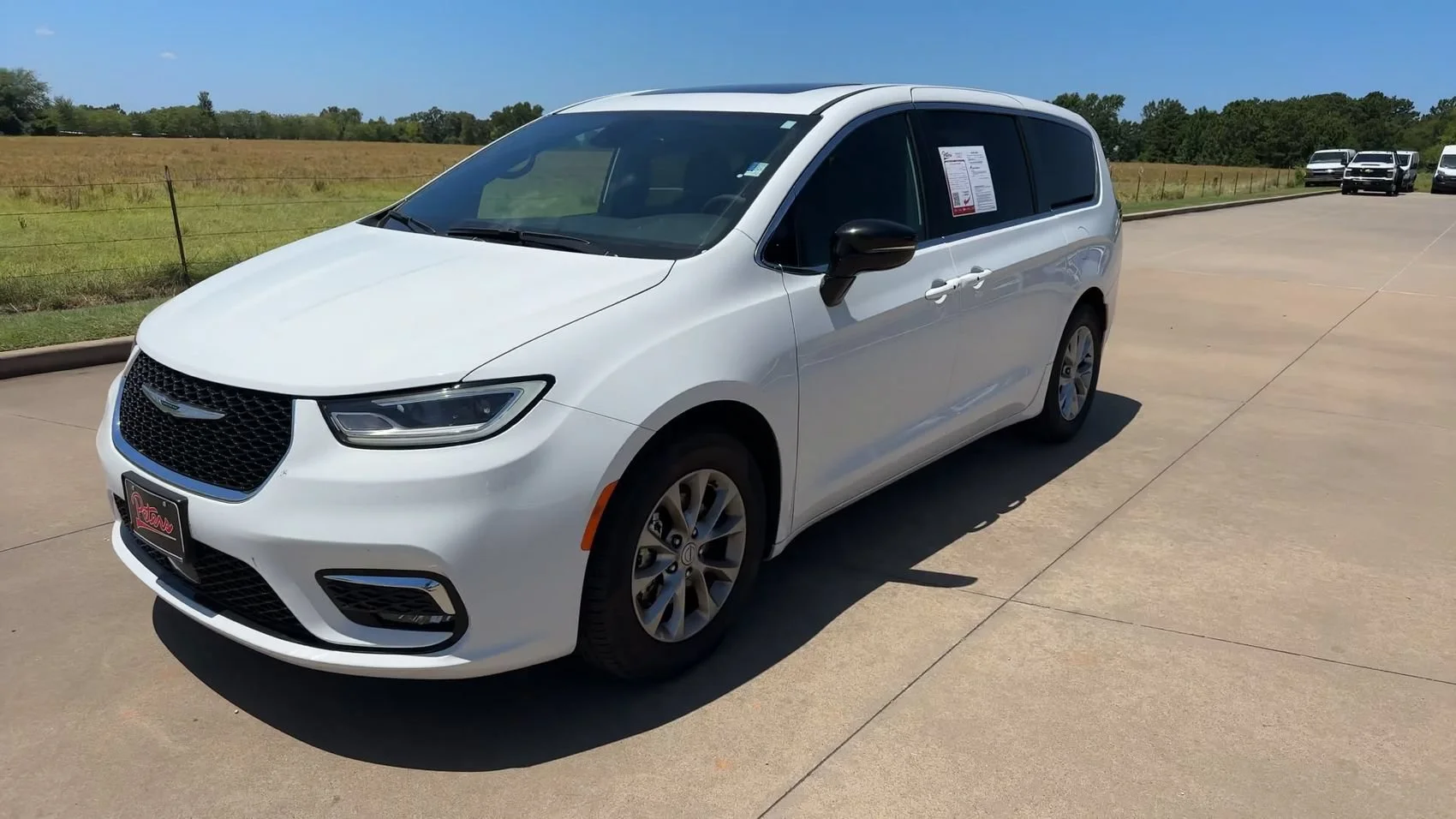 Used 2026 Bright White Clearcoat Chrysler Limited image 5