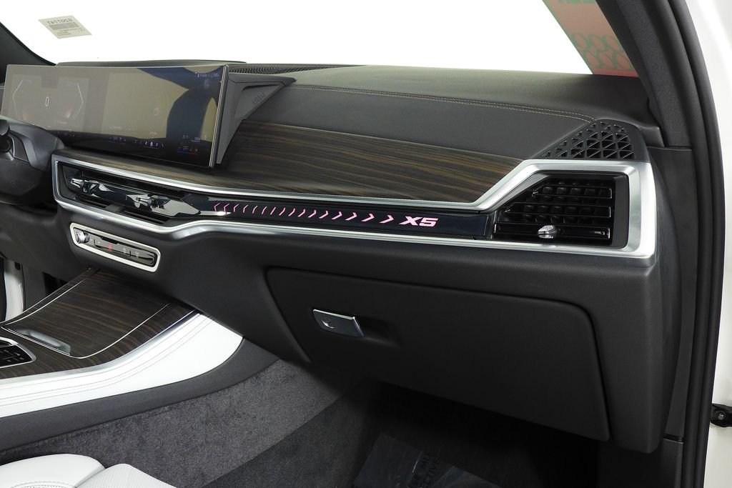 2026 BMW X5 40i - Photo 14
