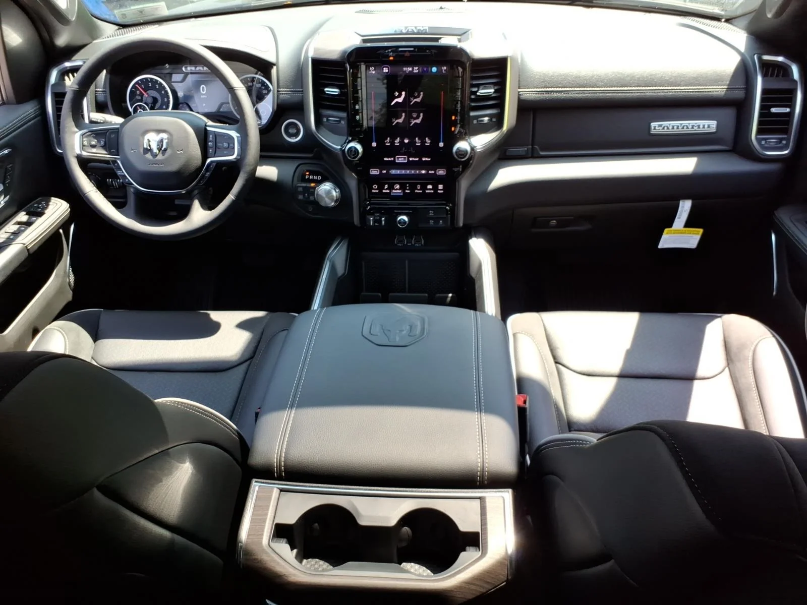 New 2026 Diamond Black Crystal Pearl-Coat Exterior Paint RAM Laramie image 7