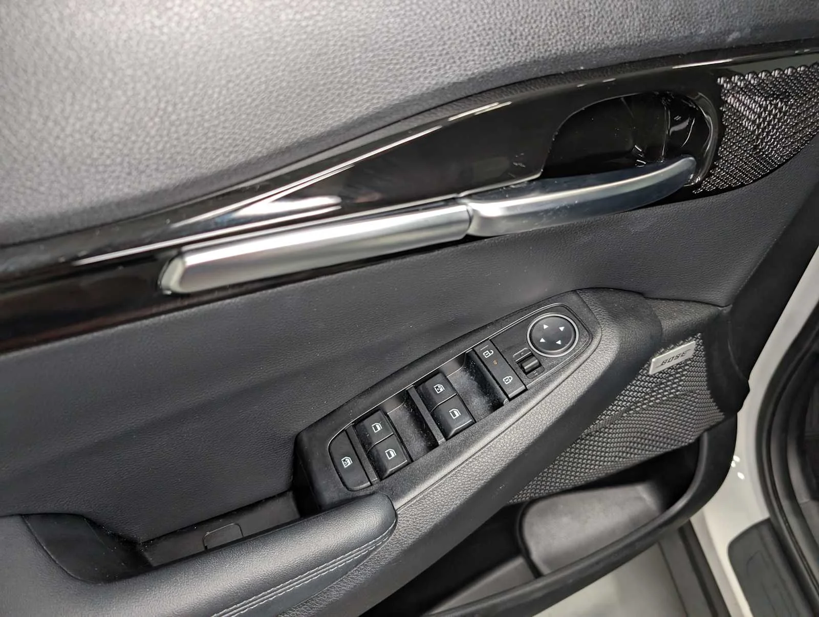 Used 2024 Snow White Pearl Kia SX image 41