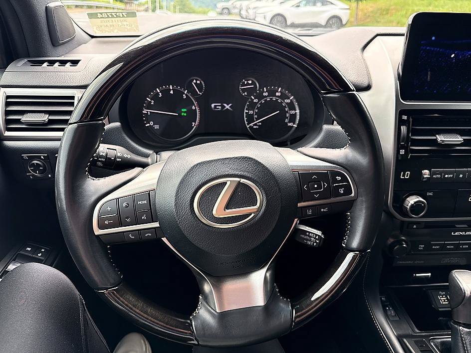 Used 2023 Onyx Black Lexus GX 460 Premium image 13