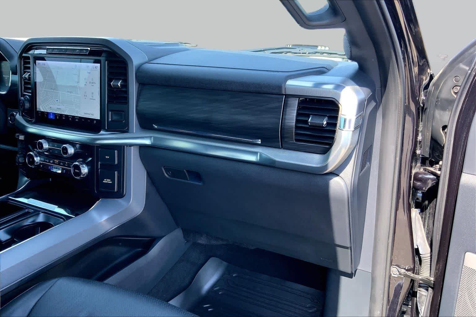 Used 2024 Agate Black Ford LARIAT image 19