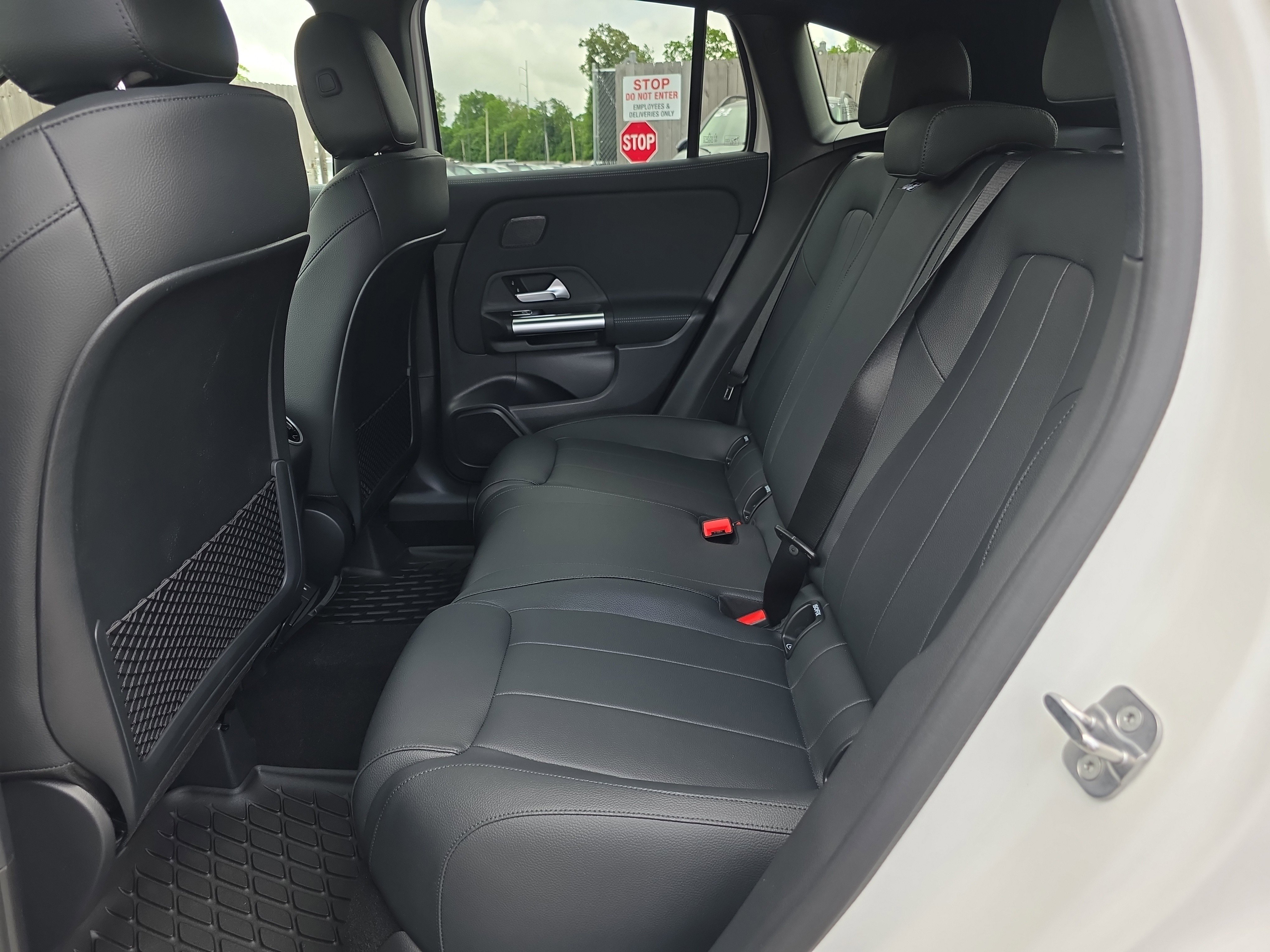 New 2026 Polar White Mercedes-Benz GLA 250 image 40