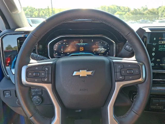 Used 2025 Blue Chevrolet LT image 19