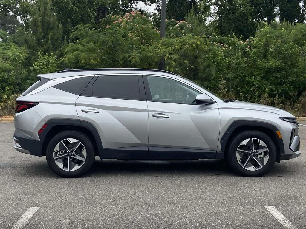 Used 2025 Shimmering Silver Hyundai SEL image 2
