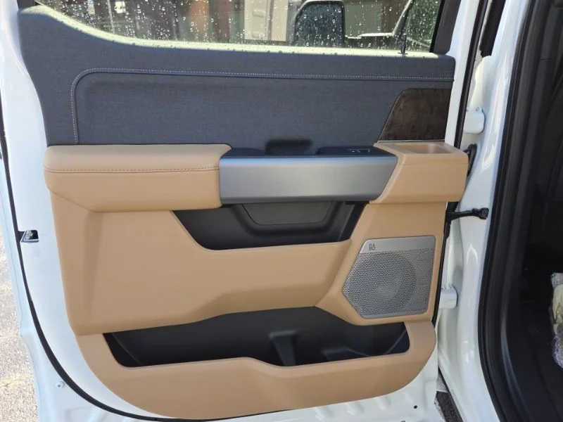 New 2026 Star White Metallic Tri-Coat Ford F-250® Lariat® image 21