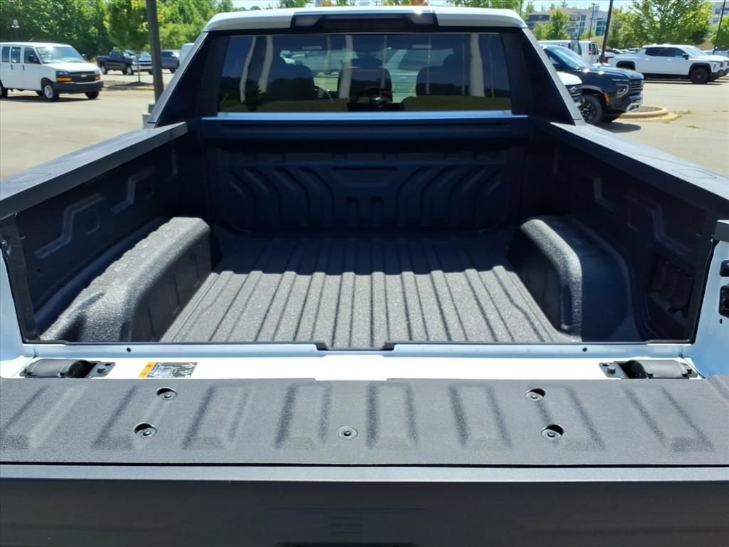 New 2026 Summit White Chevrolet WT - Extended Range image 22