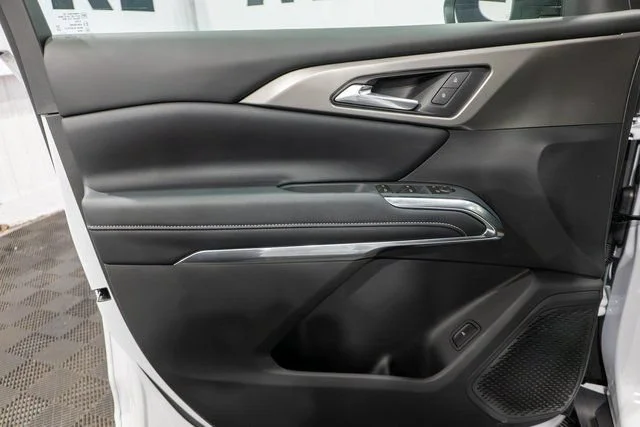 2027 Chevrolet Traverse LT - Photo 13