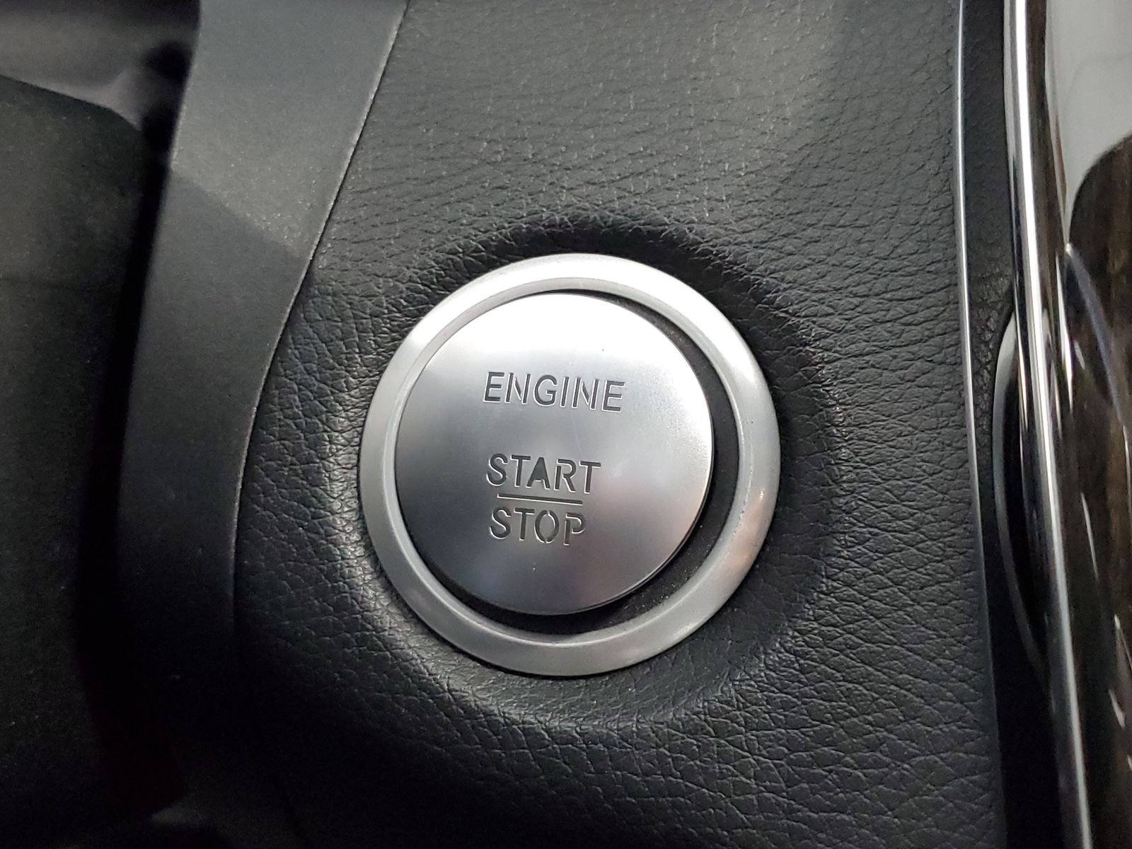 Used 2015 Silver Mercedes-Benz C 400 image 20
