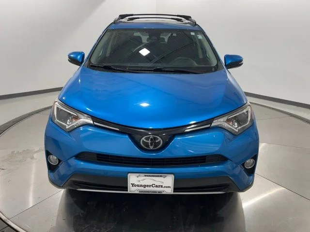 Used 2018 Blue Toyota XLE image 8