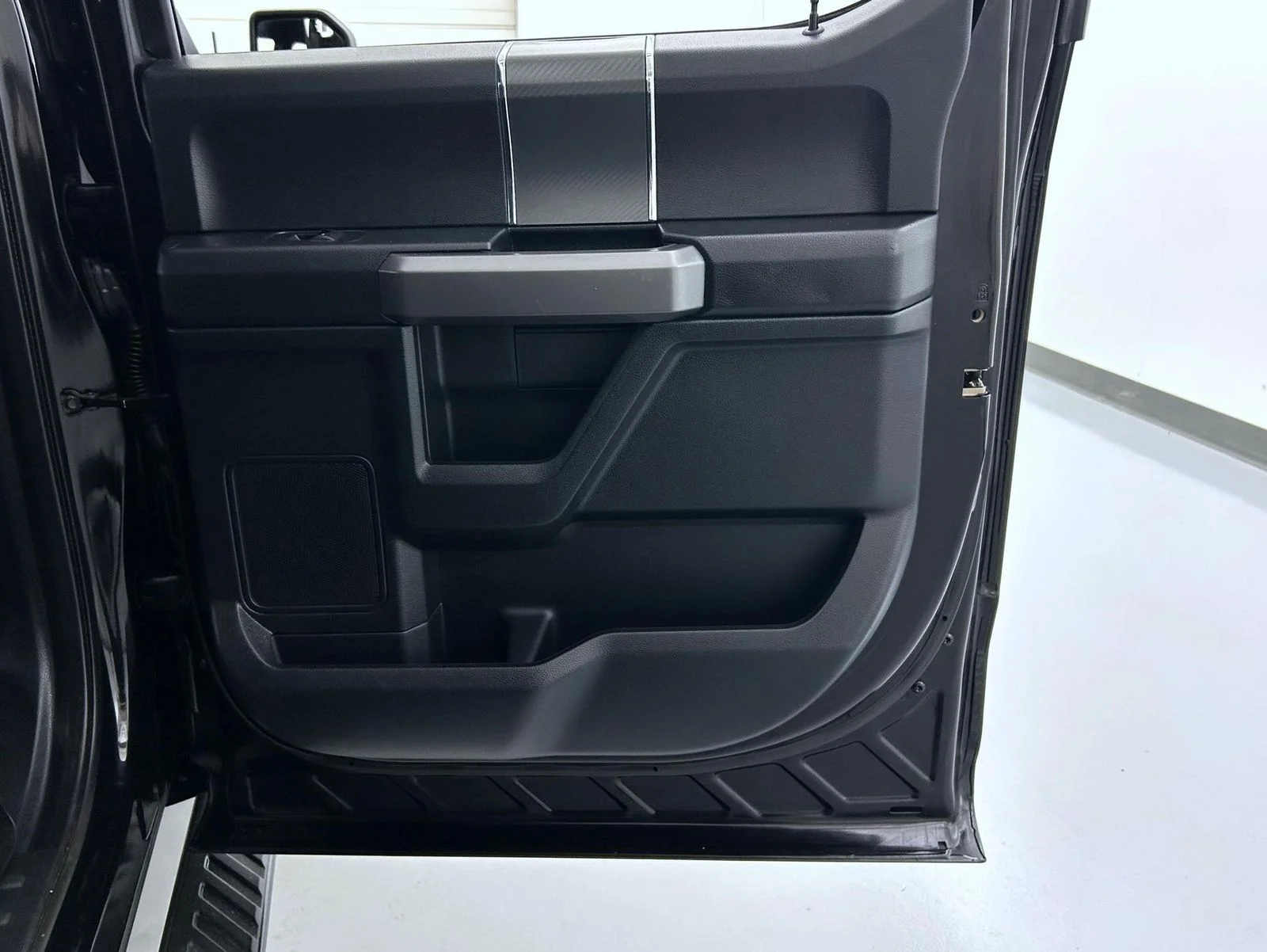 Used 2020 Black Ford XLT image 17